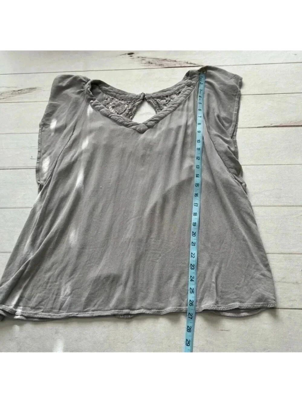 Torrid women exclusive of lace trim gray top size 1 - Picture 9 of 10